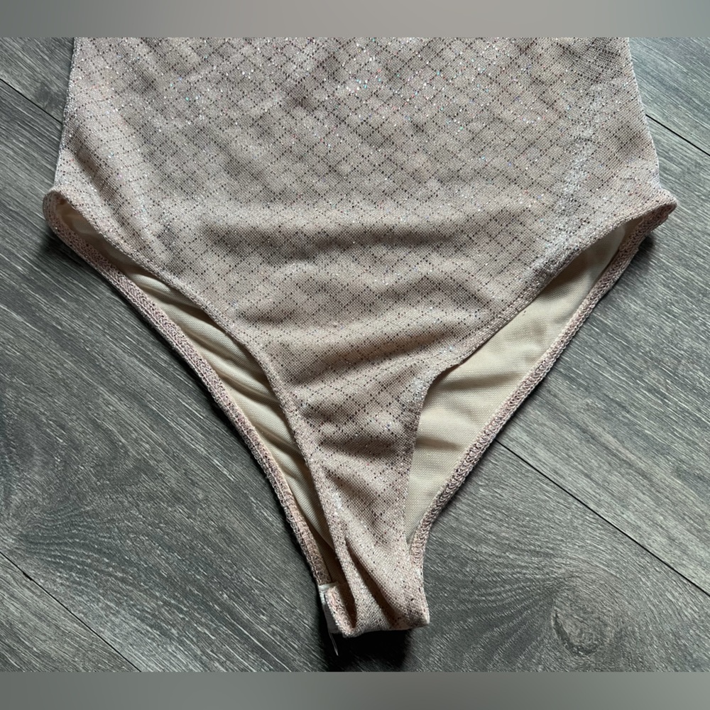 Olive Tree Blush Pink Shimmery Metallic Silver High Neck Halter Bodysuit. Size S - Picture 11 of 14